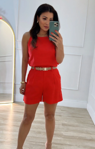 Short linho feminino: Como escolher looks com essa peça